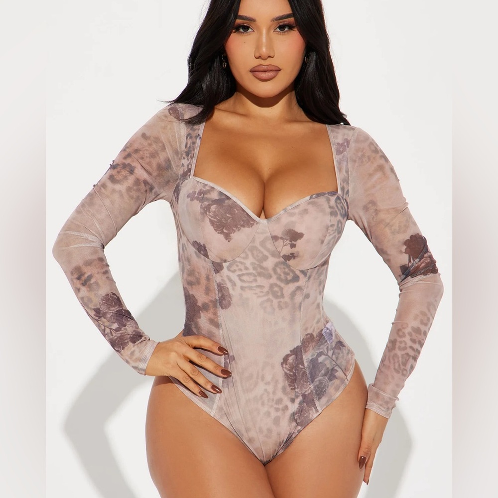 Fashion Nova Animal Print Long Sleeve Bodysuit